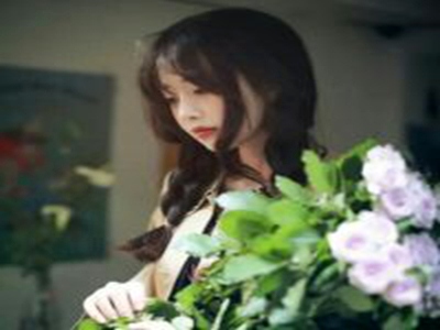 青春放纵晓莲与爸爸的背景介绍,父女追梦记，青春绽放光芒-2